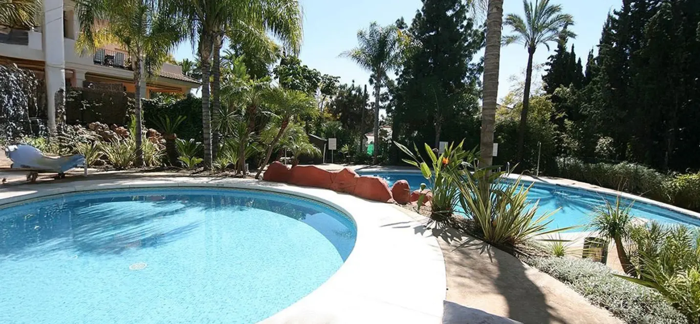 Venta de apartamento en planta baja en Nueva Andalucía 1