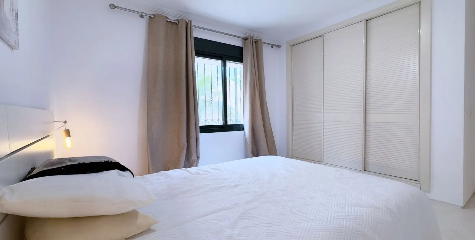 Sale of ground floor apartment in Nueva Andalucía 12
