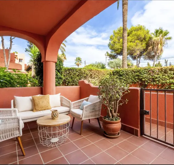 Venta de apartamento en planta baja en Marbella