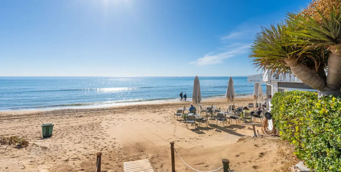 Продажа апартаментов на первом этаже в Marbella 24