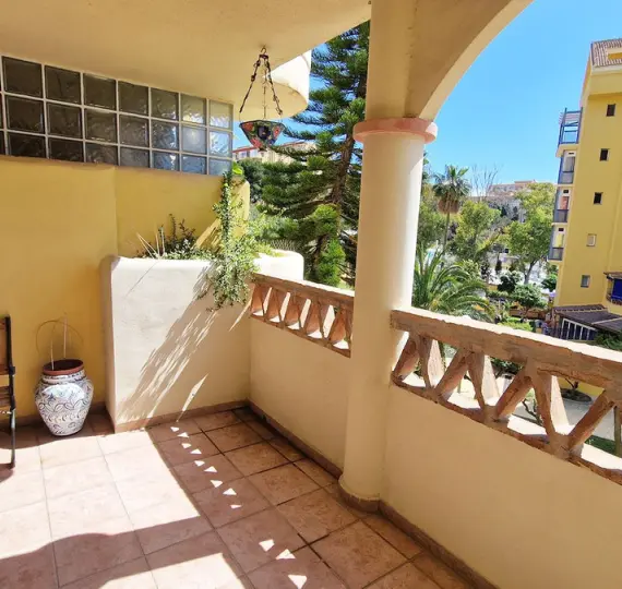 Sale of middle floor apartment in Arroyo de la Miel