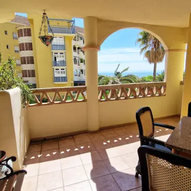 Sale of middle floor apartment in Arroyo de la Miel