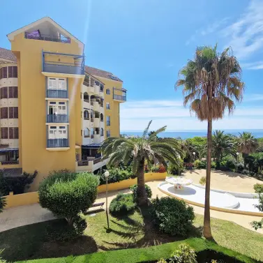 Sale of middle floor apartment in Arroyo de la Miel