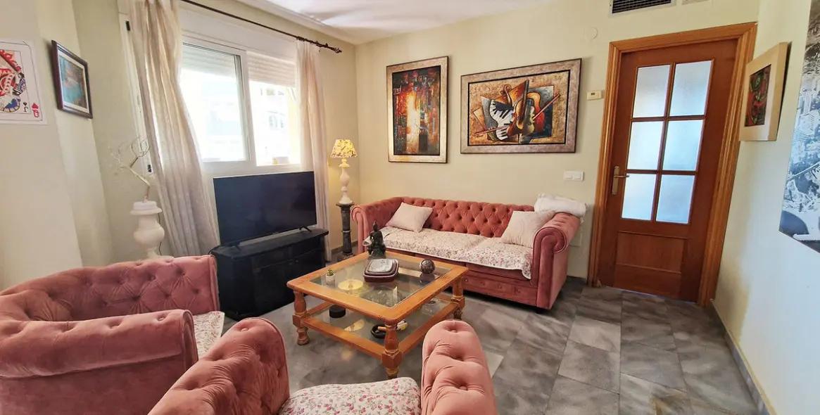 Sale of middle floor apartment in Arroyo de la Miel 4