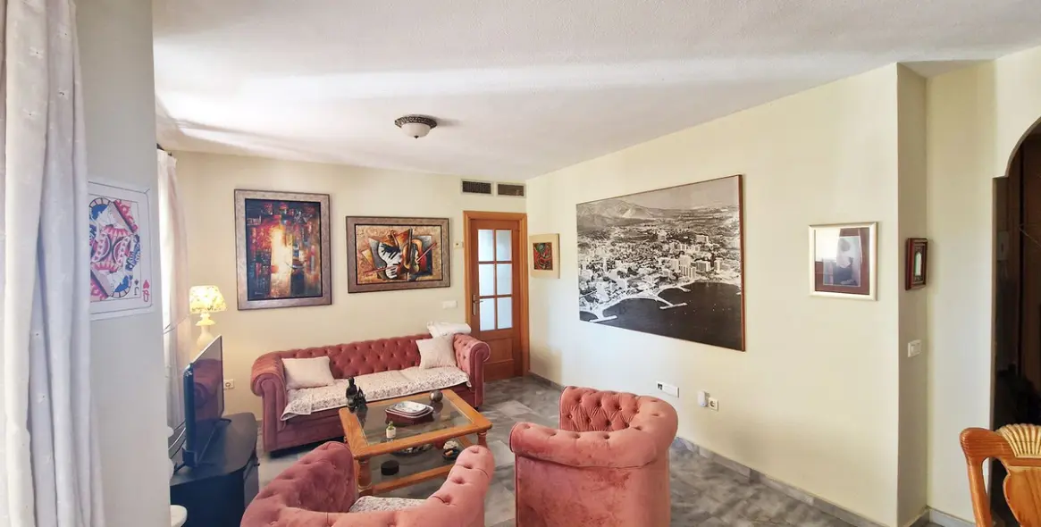 Sale of middle floor apartment in Arroyo de la Miel 8