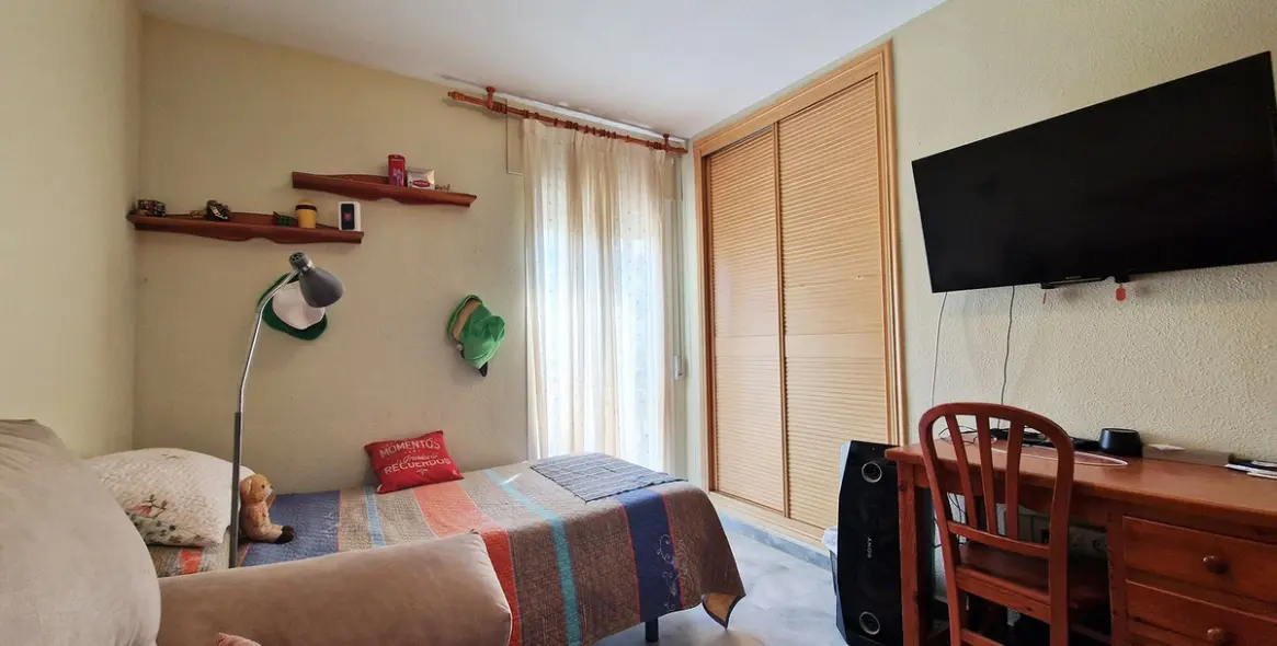 Sale of middle floor apartment in Arroyo de la Miel 12