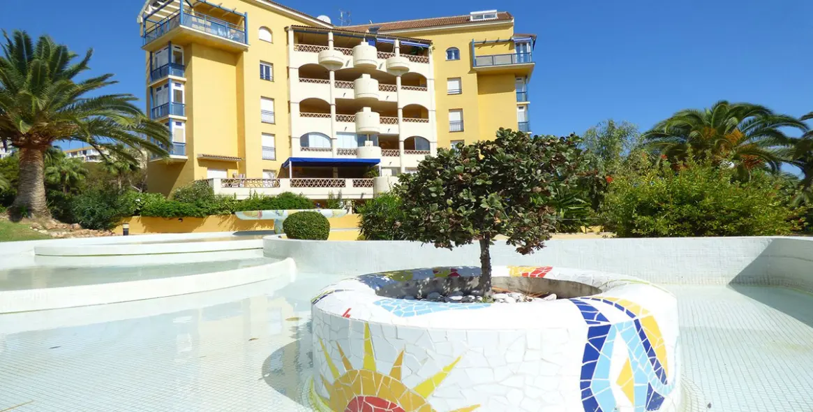 Sale of middle floor apartment in Arroyo de la Miel 16