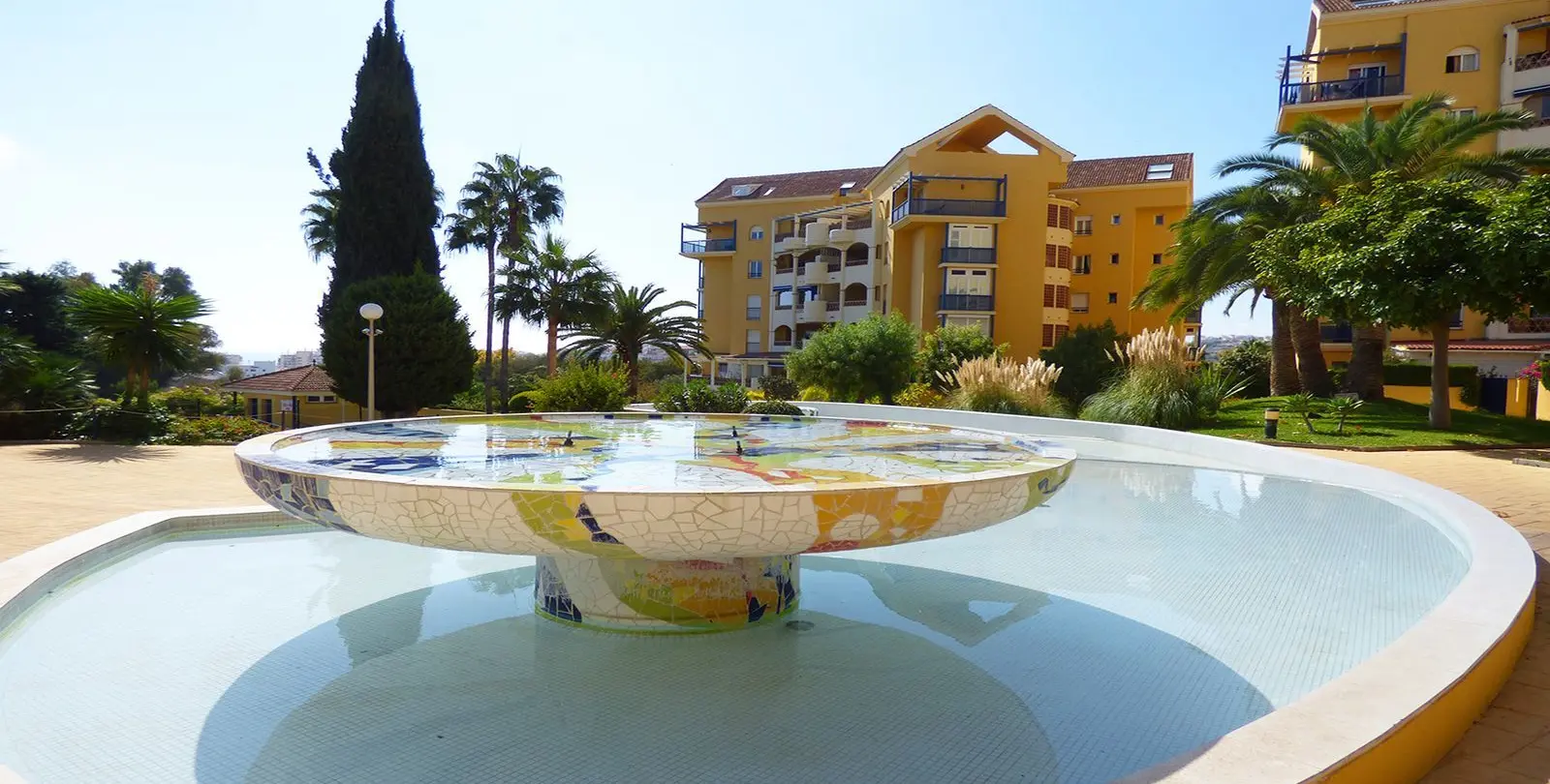 Venta de apartamento en planta media en Arroyo de la Miel 19