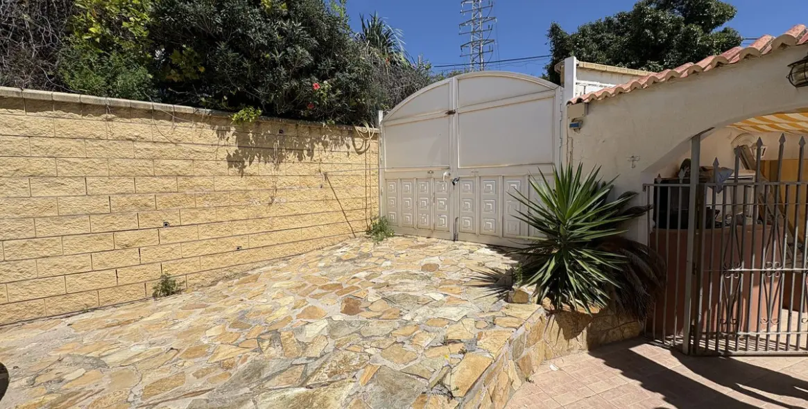 Продажа дома на две семьи в Torreblanca 4