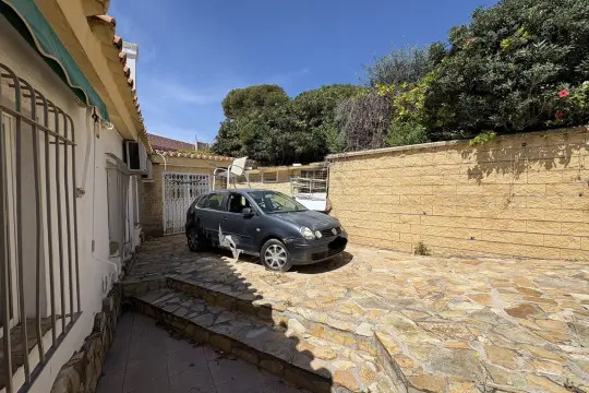 Image 6 thumb