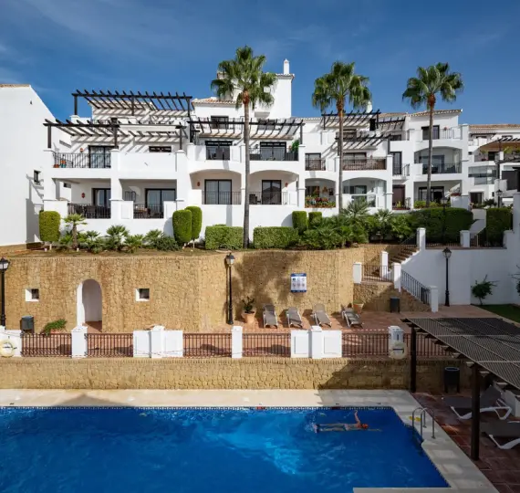 Sale of penthouse duplex in Altos de los Monteros
