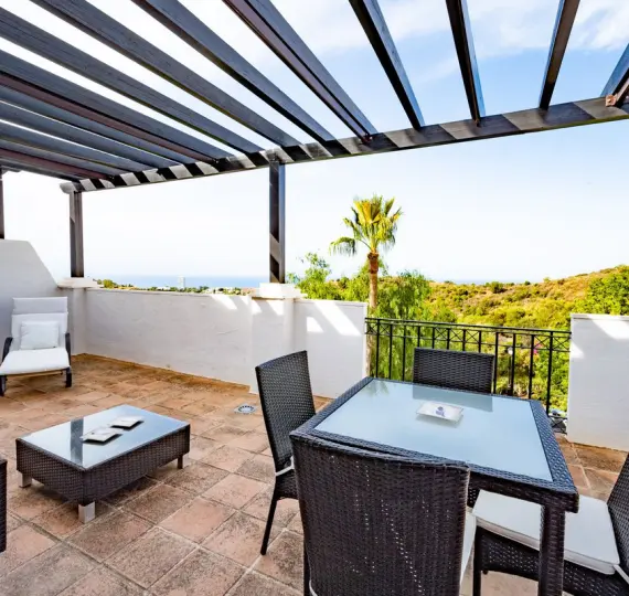Sale of penthouse duplex in Altos de los Monteros