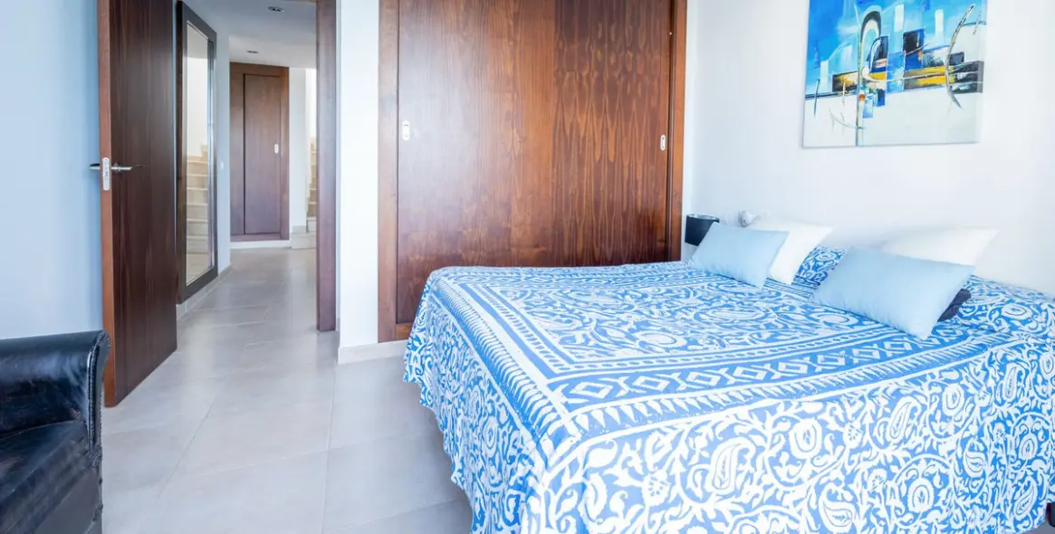 Sale of penthouse duplex in Altos de los Monteros 14