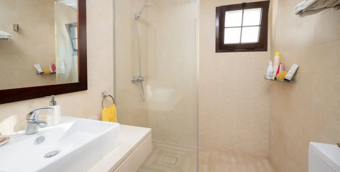 Sale of penthouse duplex in Altos de los Monteros 15