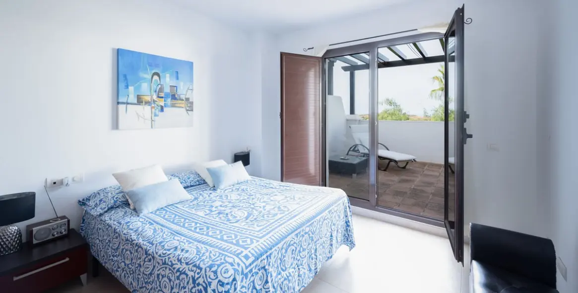 Venta de ático dúplex en Altos de los Monteros 13