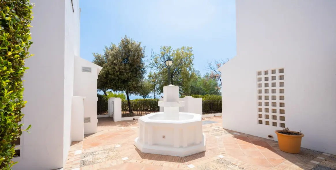 Venta de ático dúplex en Altos de los Monteros 25