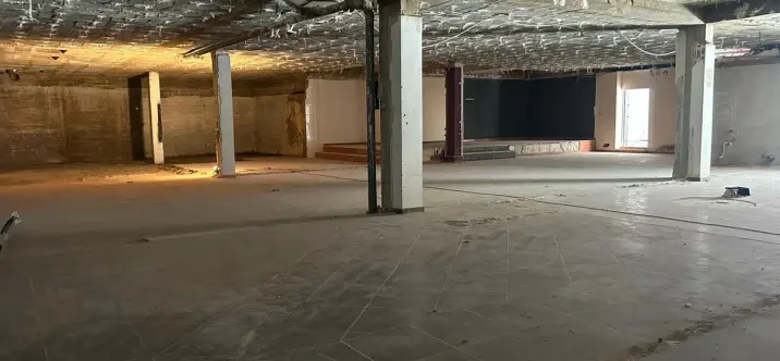 Commercial premises R5131426 3