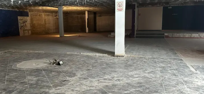 Commercial premises R5131426 4