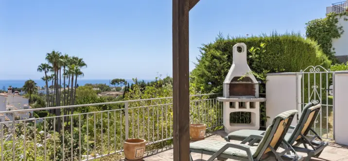 Продажа дома на две семьи в Calahonda 2