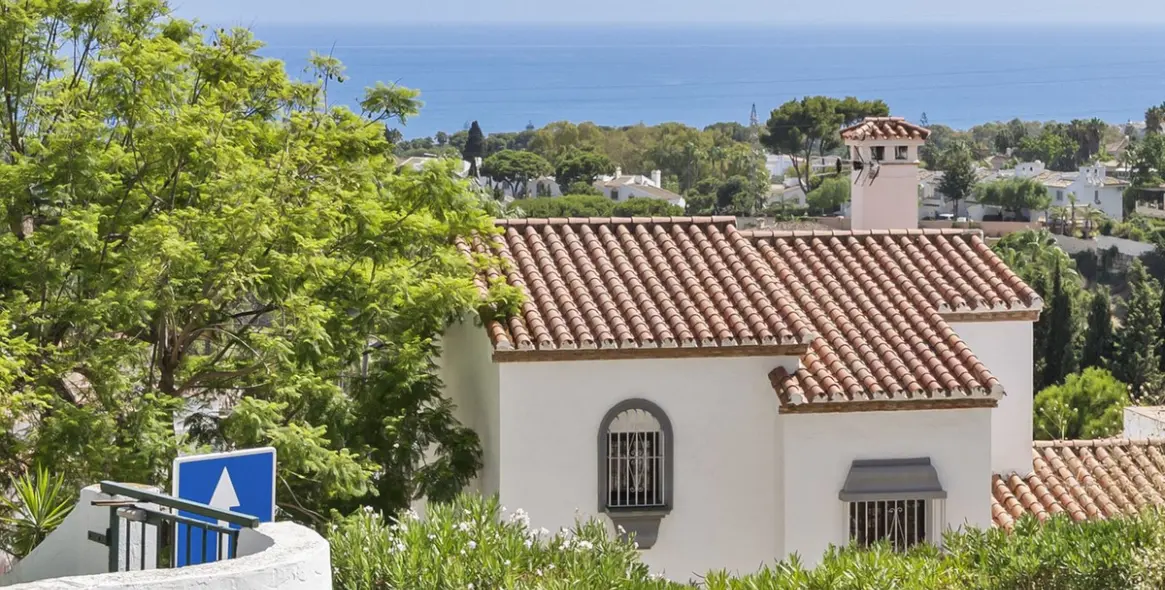 Продажа дома на две семьи в Calahonda 7