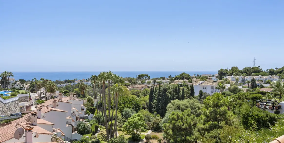 Продажа дома на две семьи в Calahonda 9