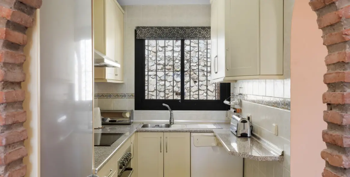 Продажа дома на две семьи в Calahonda 20