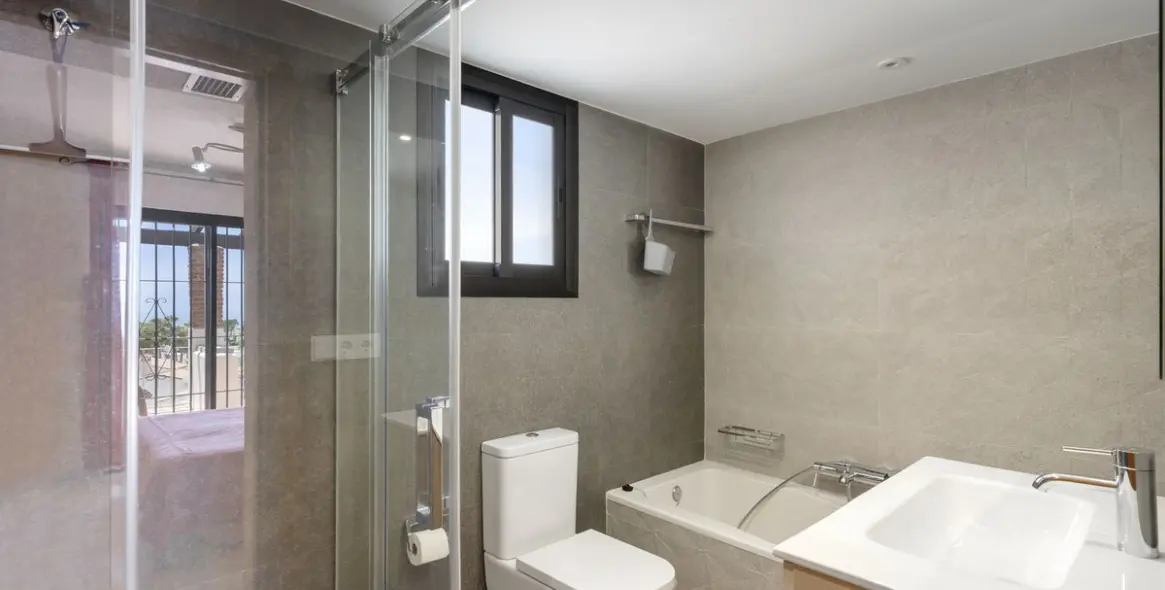 Venta de casa pareada en Calahonda 26