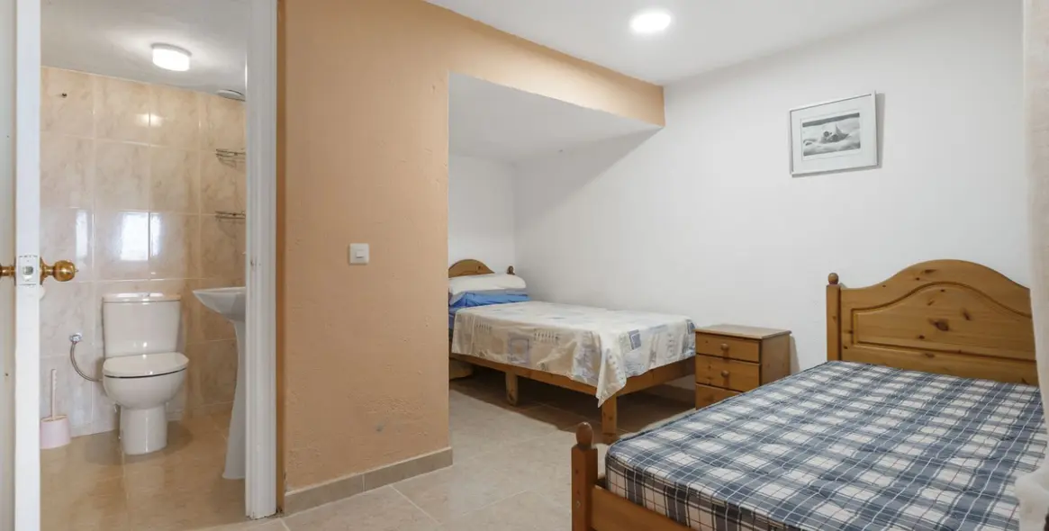 Venta de casa pareada en Calahonda 36