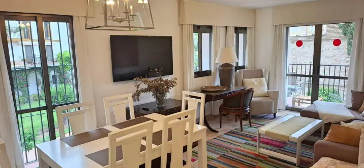 Sale of middle floor apartment in Fuengirola 1