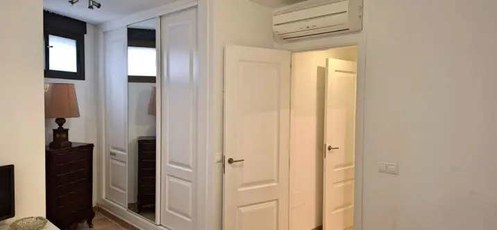 Sale of middle floor apartment in Fuengirola 2