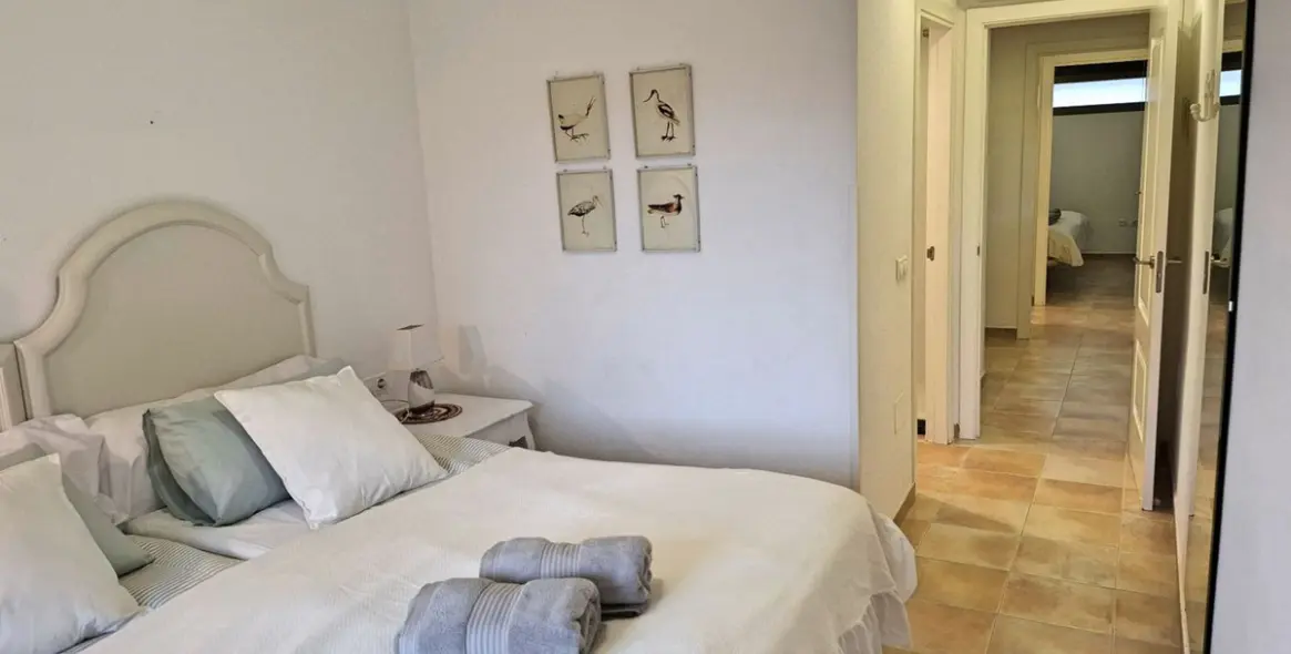 Sale of middle floor apartment in Fuengirola 4