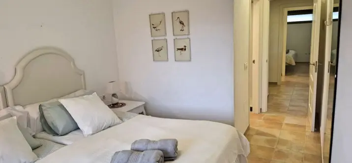 Sale of middle floor apartment in Fuengirola 3