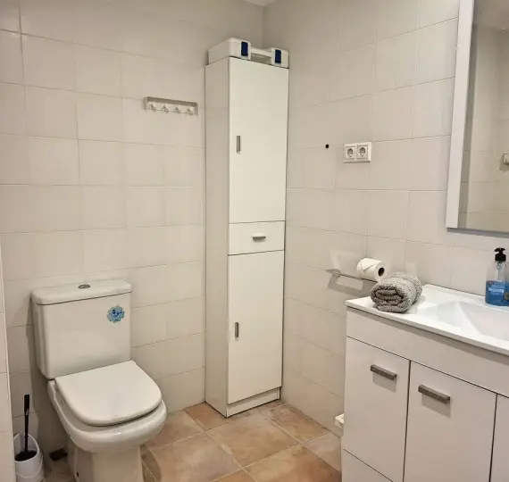 Sale of middle floor apartment in Fuengirola