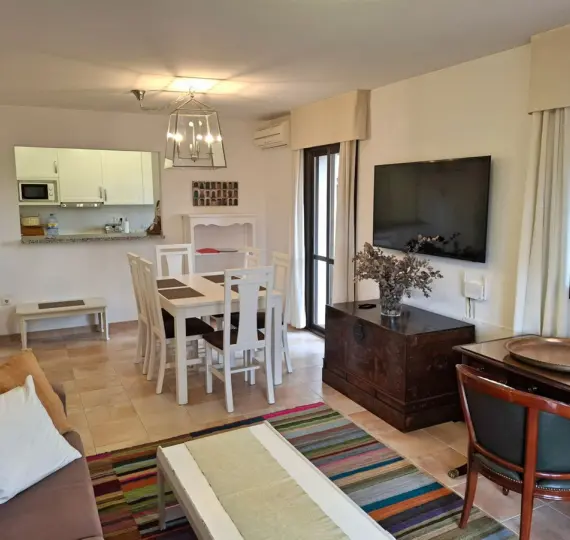 Sale of middle floor apartment in Fuengirola