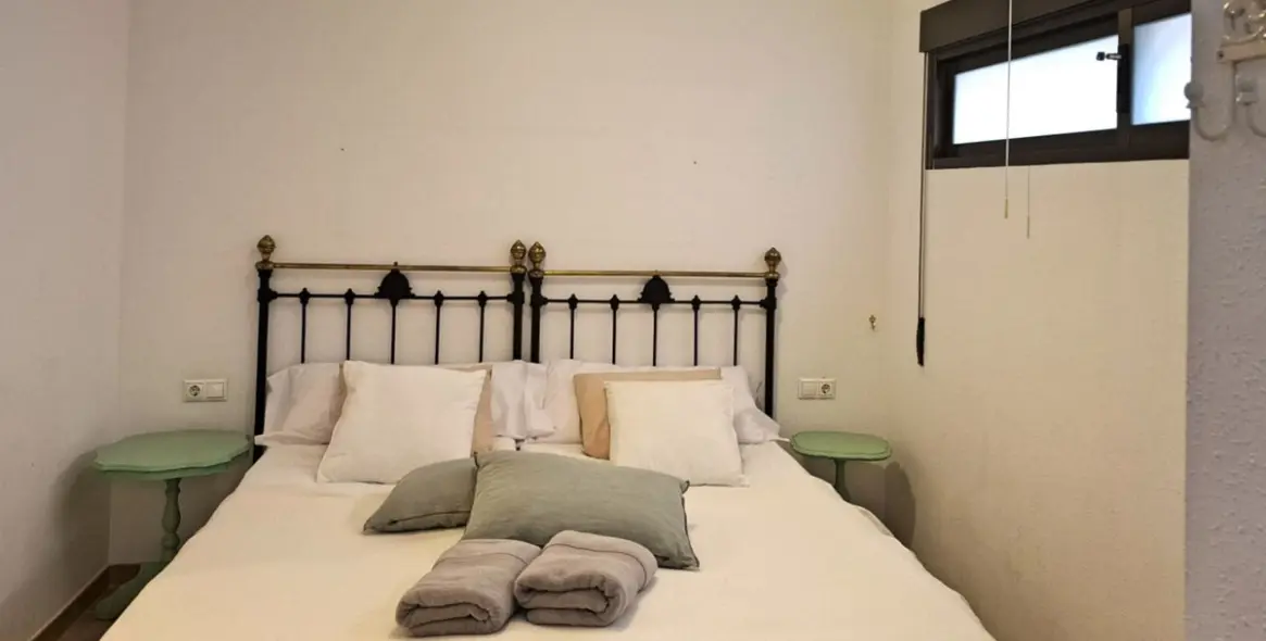 Sale of middle floor apartment in Fuengirola 14