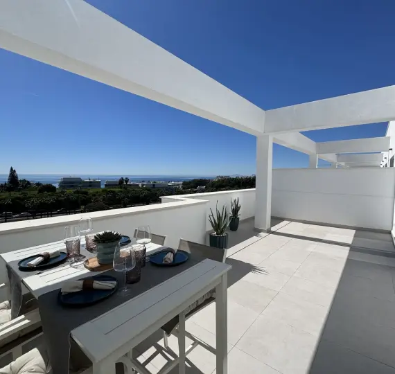 Sale of penthouse in Estepona