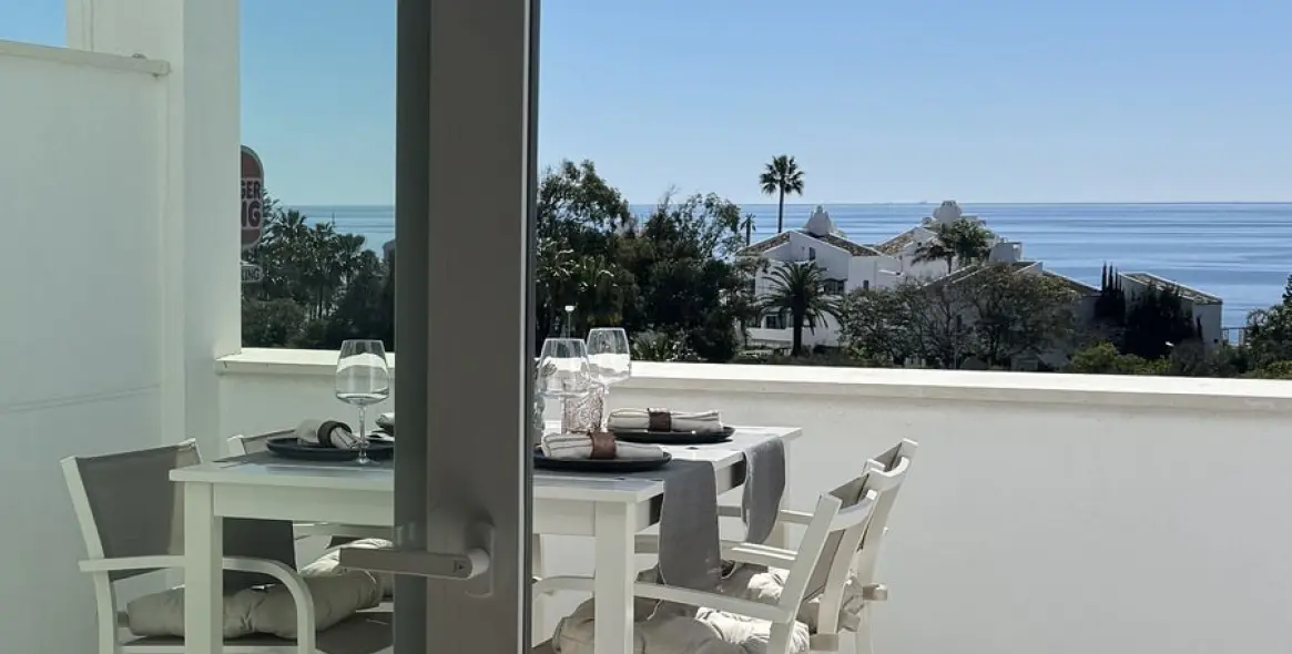 Sale of penthouse in Estepona 4
