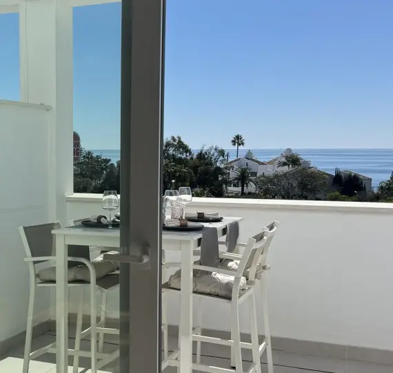 Sale of penthouse in Estepona