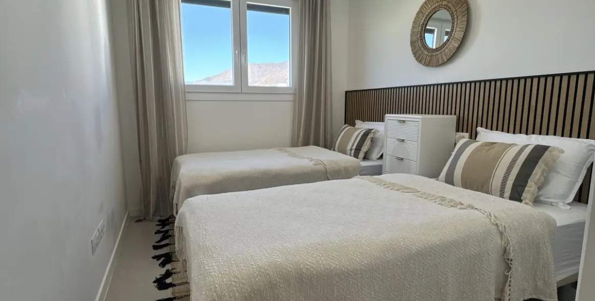 Sale of penthouse in Estepona 14