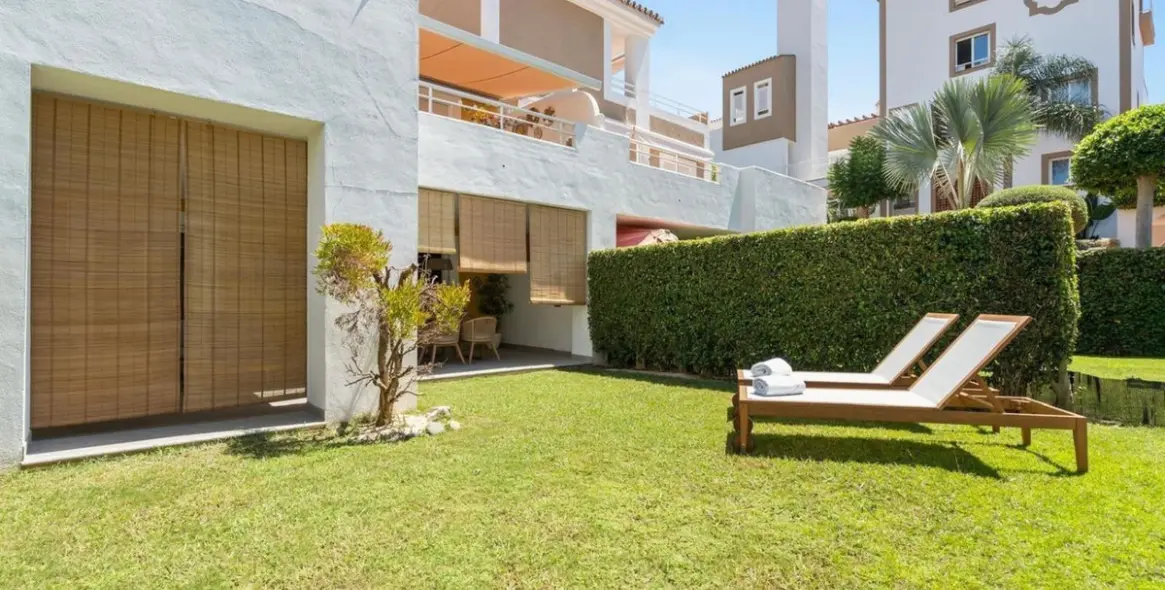 Sale of ground floor apartment in El Paraiso 4