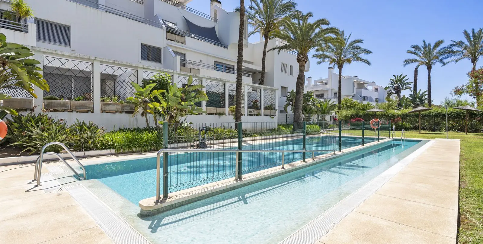 Sale of penthouse duplex in La Cala de Mijas 43