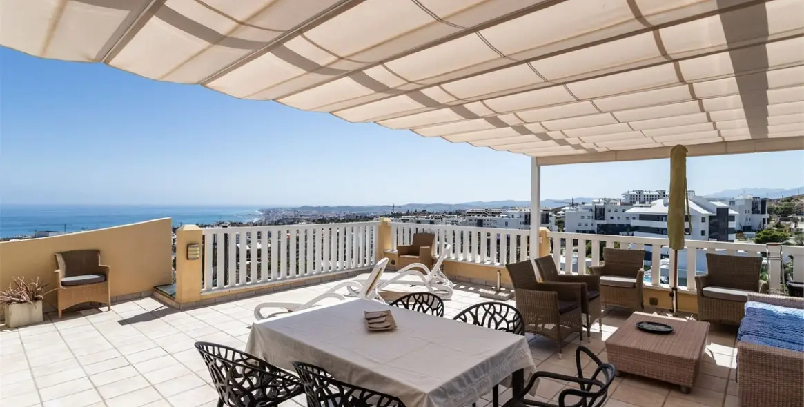 Sale of penthouse in Fuengirola (district Higueron) 2