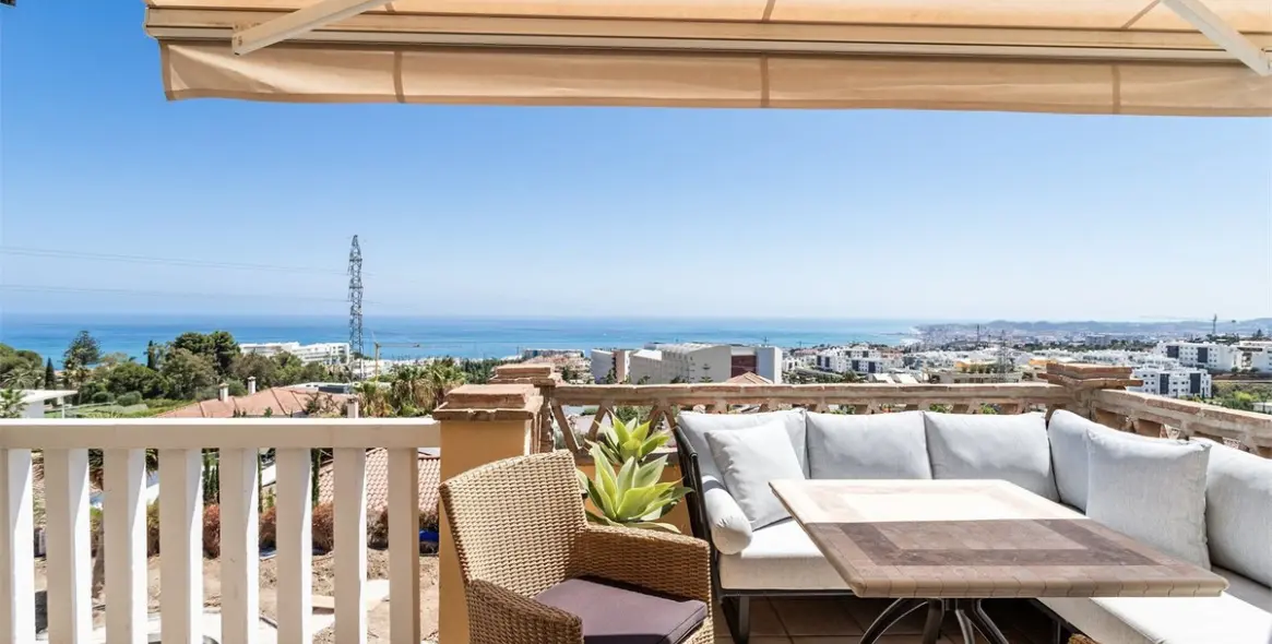 Sale of penthouse in Fuengirola (district Higueron) 3