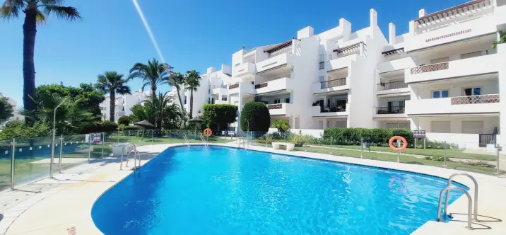 Sale of middle floor apartment in Miraflores 0