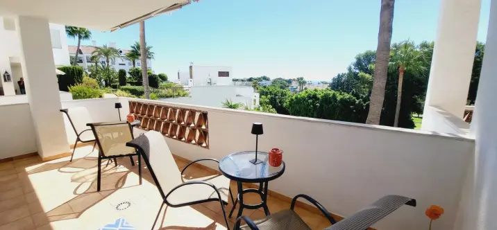 Sale of middle floor apartment in Miraflores 4