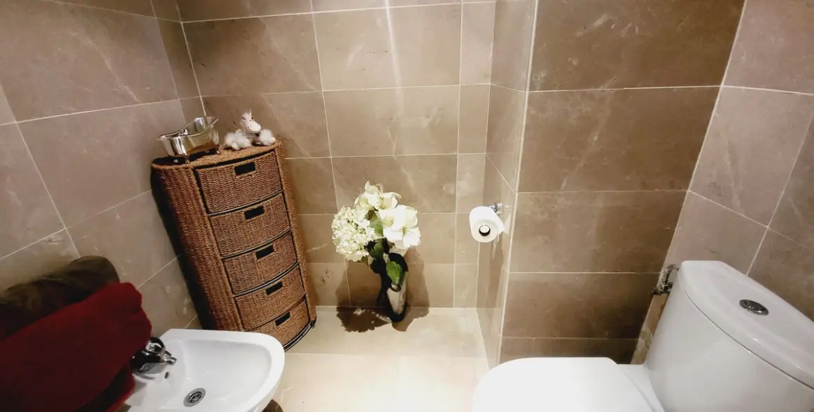 Venta de apartamento en planta media en Miraflores 22