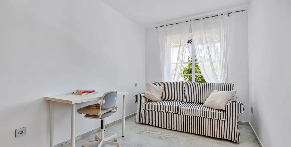 Продажа таунхауса в Calahonda 8