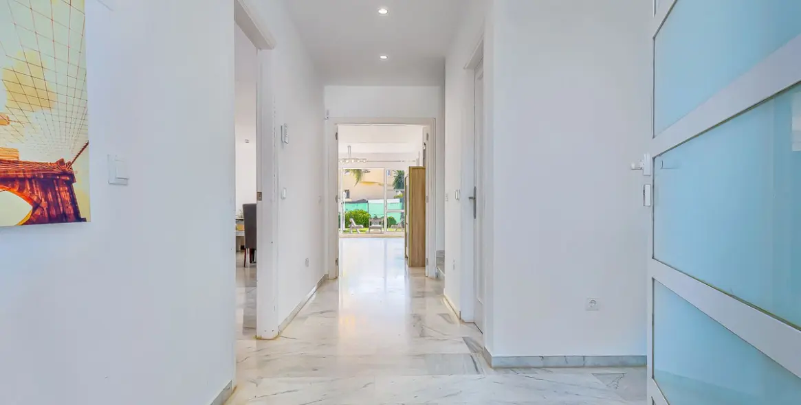 Продажа таунхауса в Calahonda 10