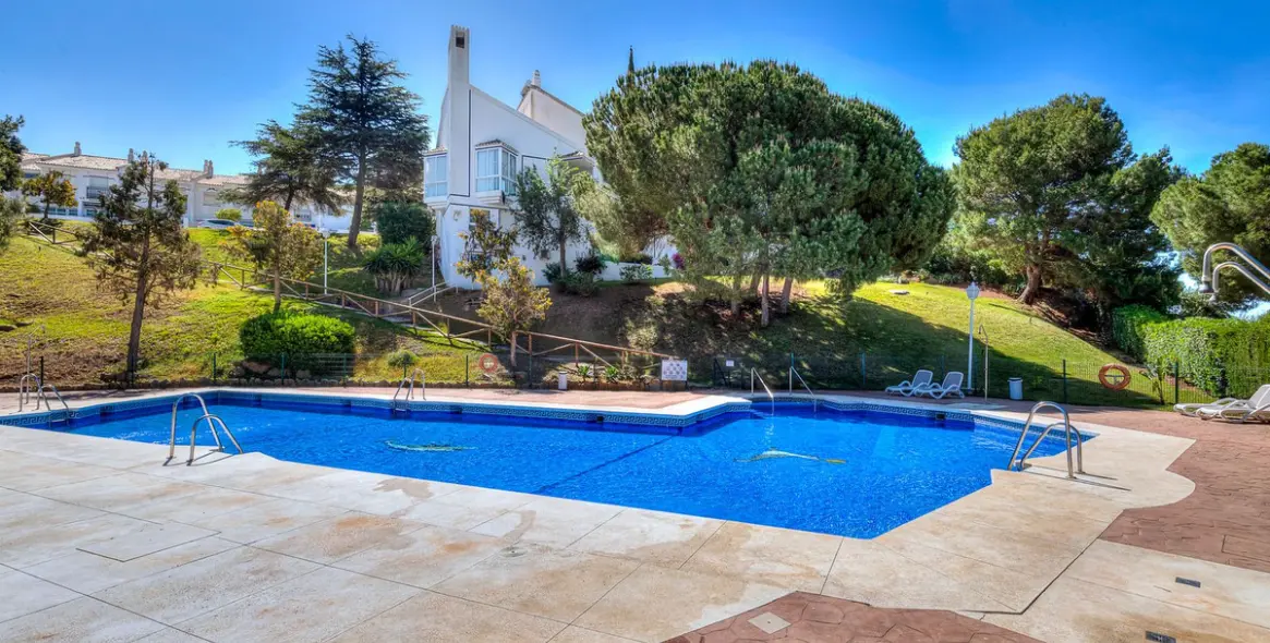 Продажа таунхауса в Calahonda 17