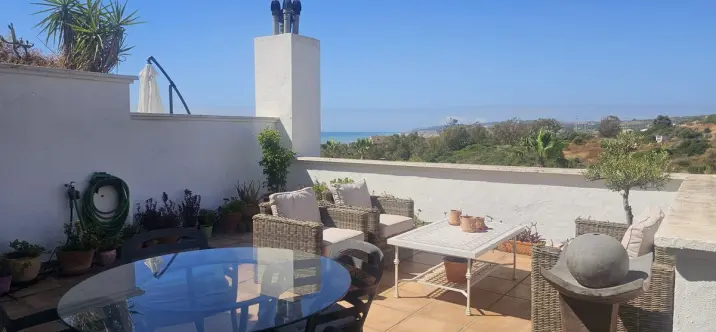 Sale of penthouse in Casares Playa 1